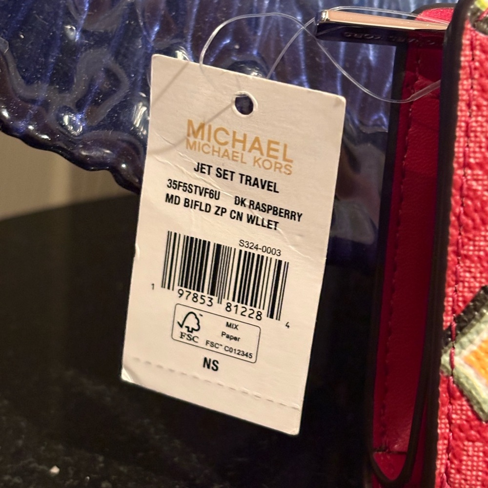 Michael Kors NEW Raspberry Card Suits Wallet - Picture 3 of 6